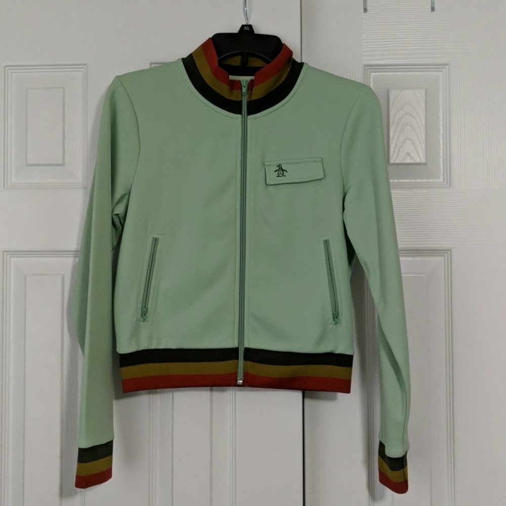 🐧 Zip up